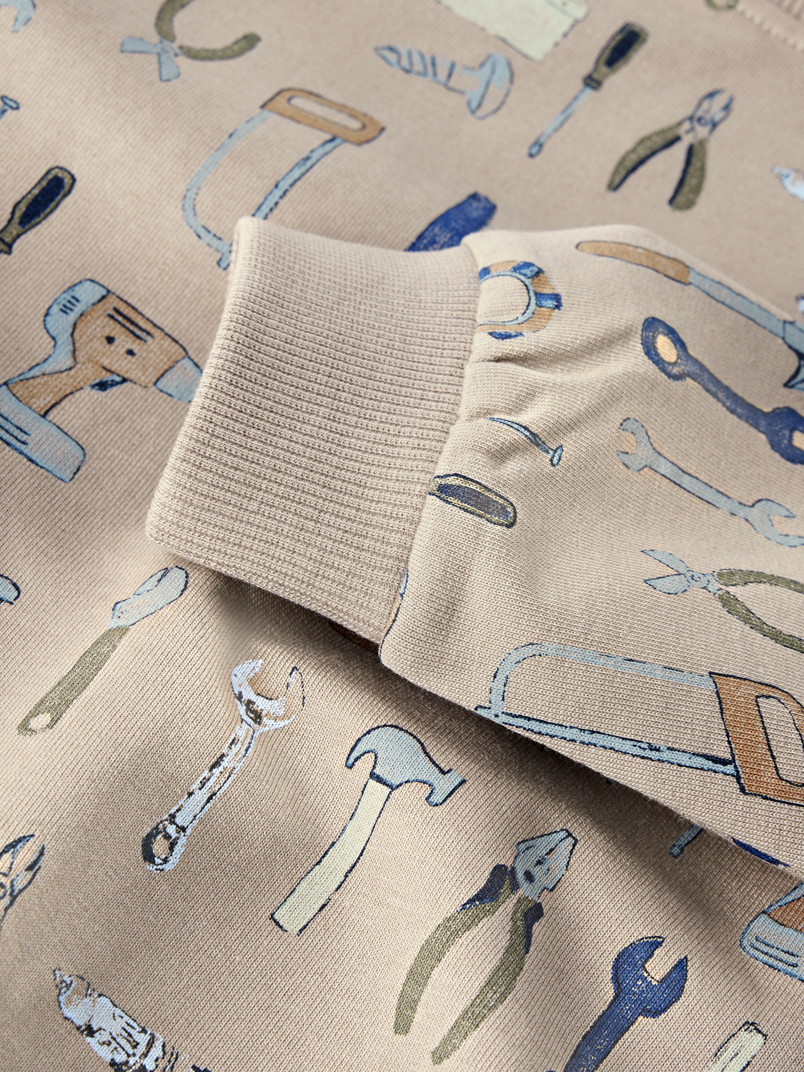 model_shot-front_full